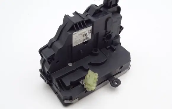 Opel Corsa D Front door lock 13258271