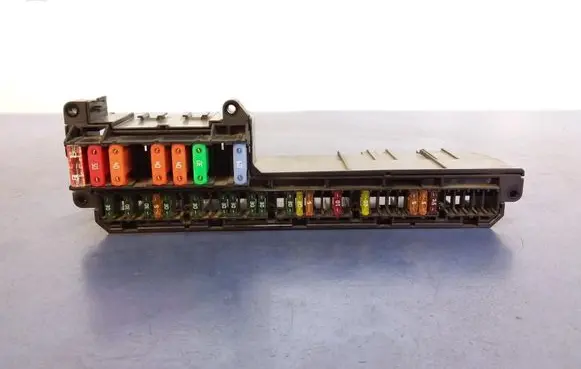 BMW 5 E60 E61 Fuse box set 6957330