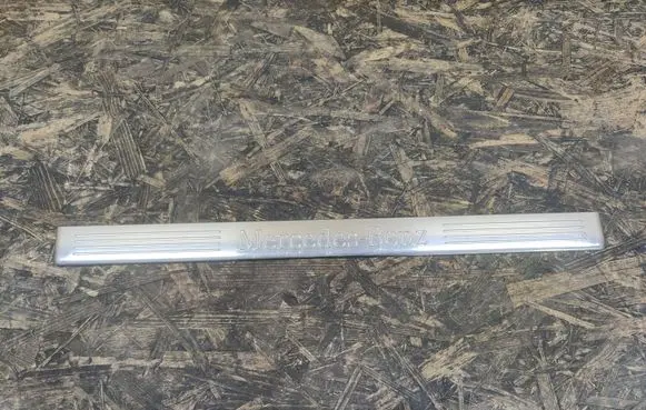 Mercedes-Benz E W212 Front sill trim cover 2126860936