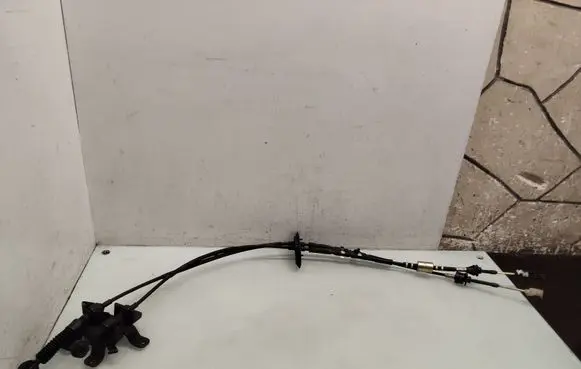 Mitsubishi Grandis Gear shift cable linkage 