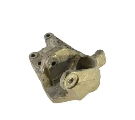 Peugeot 407 Engine mounting bracket 96451611
