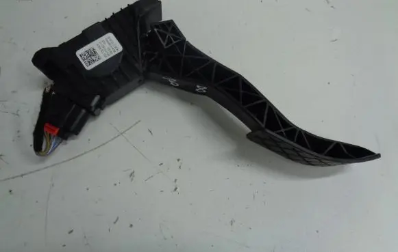 Volkswagen PASSAT B8 Accelerator throttle pedal 5Q1173503H