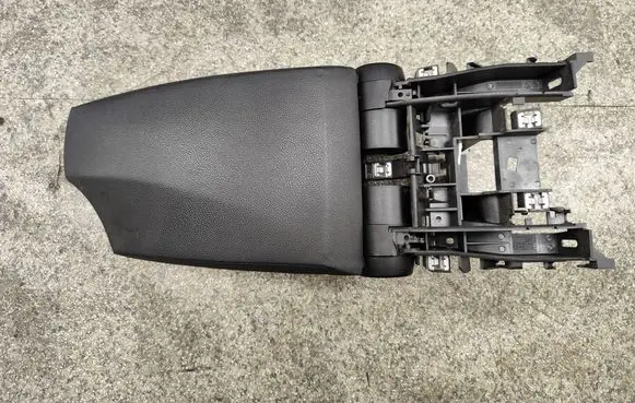 BMW 1 E81 E87 Armrest 1063579