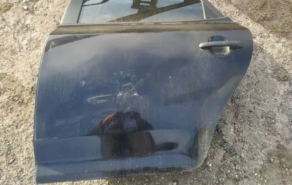 KIA Ceed Rear door juodos