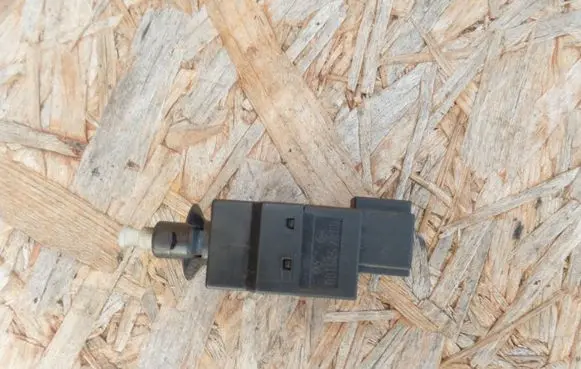 Mercedes-Benz A W168 Brake pedal sensor switch 0015452009