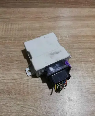 Toyota Avensis T250 Window wiper relay 150696