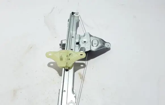 Dacia Duster II Front window lifting mechanism without motor 807201952R