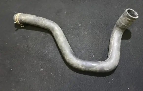 Ford Focus Engine coolant pipe/hose 98ab8b274df