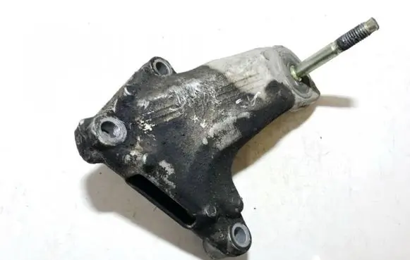 Engine mounting bracket
