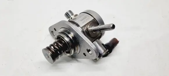 Nissan Qashqai J12 Fuel injection high pressure pump 166306RC0A