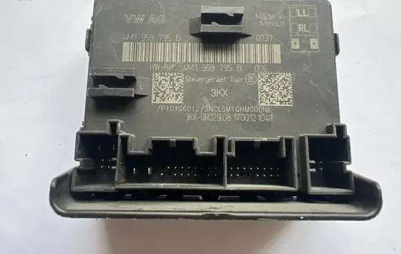 Audi Q7 4M Door control unit/module 4M1959795B 4M1959793