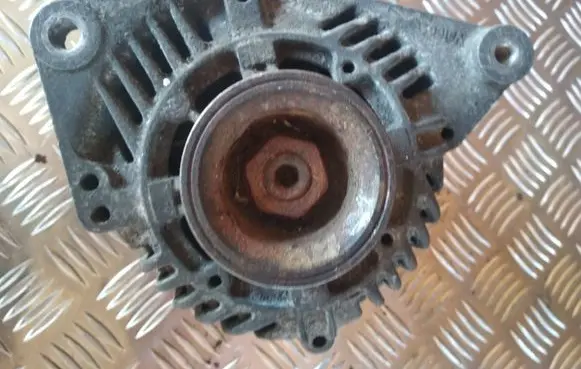 Audi A4 S4 B5 8D Generator/alternator