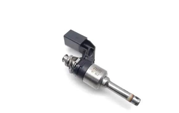 Volkswagen Golf VI Fuel injector 03C906036F