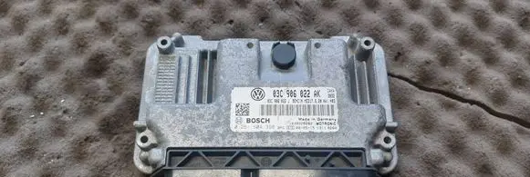 Volkswagen Golf V Engine control unit/module 03C906022AK 03C906022J 0261S04398