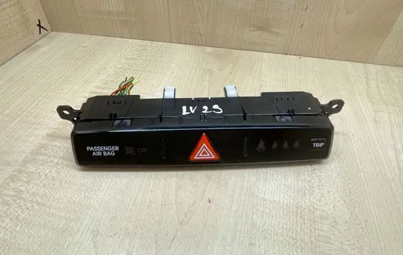 Hyundai i20 (PB PBT) Hazard light switch 937501J5304X