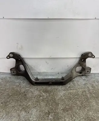 Volkswagen Touareg I Engine mounting bracket 7L0199207A