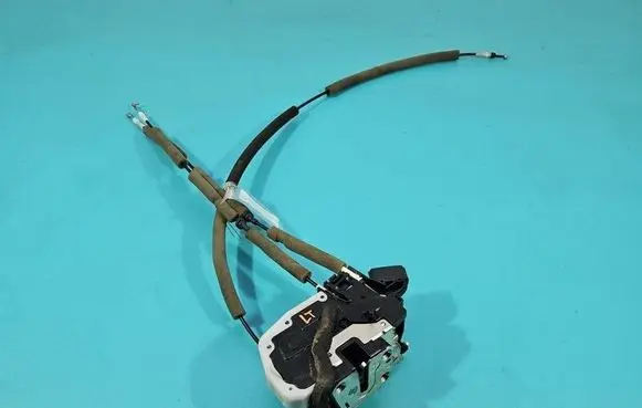Infiniti QX50 (J50) Rear door lock F18-14520 IMPRK1526964