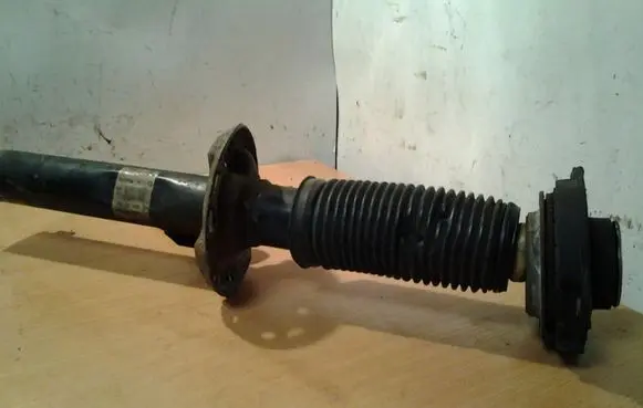 Volkswagen PASSAT B6 Front shock absorber/damper 3C0413031AA