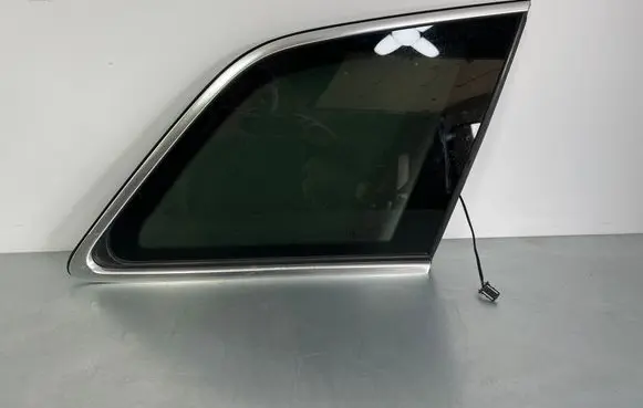 Audi Q7 4M Rear side window 43R004343