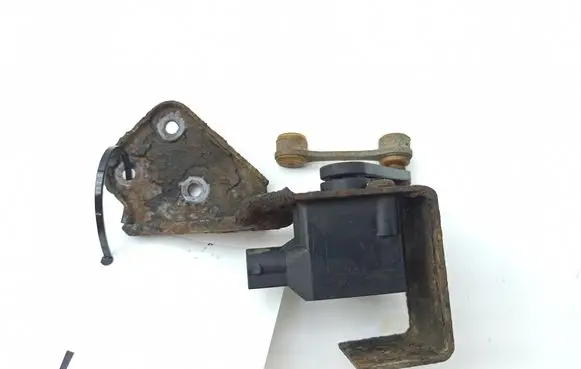 Mercedes-Benz Vito Viano W639 Rear air suspension level height sensor A0105427617