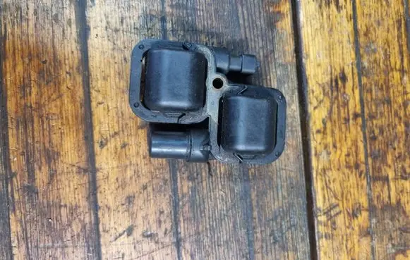 Mercedes-Benz C W202 High voltage ignition coil A0001587803