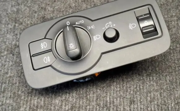 Volkswagen Touareg II Light switch 7P6941431B