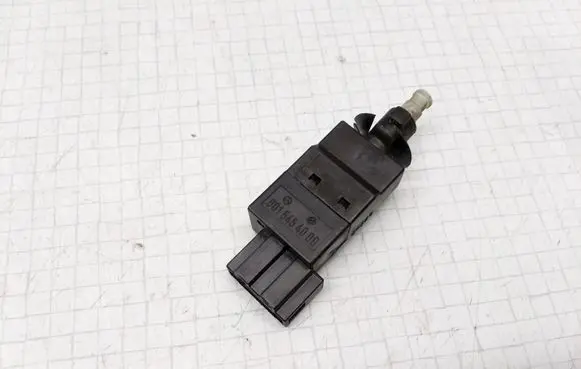 Mercedes-Benz E W211 Brake pedal sensor switch 0015454009
