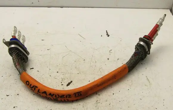 Mitsubishi Outlander Positive cable (battery) 1005