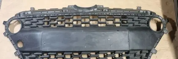 Hyundai i10 Front bumper upper radiator grill