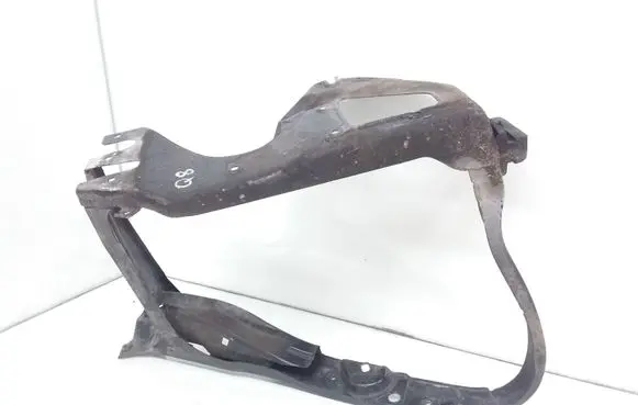 Headlight/headlamp mounting bracket