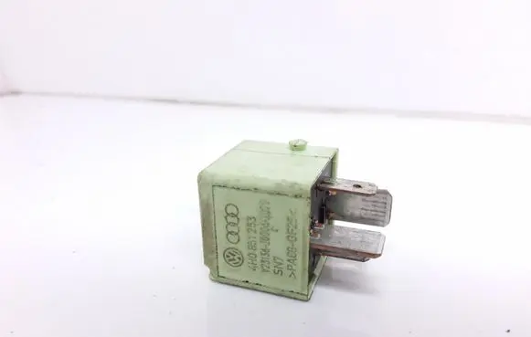 Audi A4 S4 B6 8E 8H Other relay 4H0951253