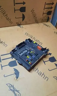 Volvo S60 Fuse module 30728512 28017881