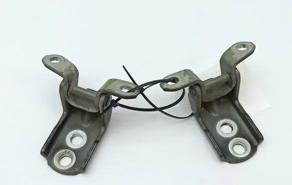 Nissan Navara D23 Front door hinge set 