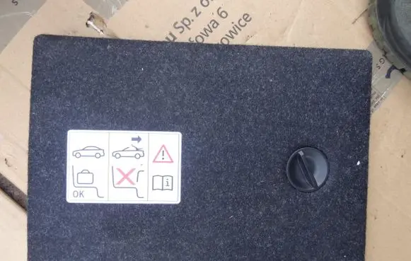 BMW 4 F32 F33 Battery box tray 7284158