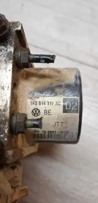 Skoda Octavia Mk2 (1Z) ABS Pump 1k0907379af 1K0614117AC