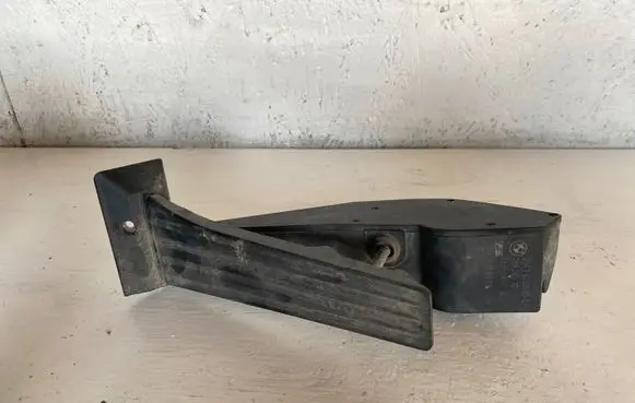 BMW 7 E65 E66 Accelerator throttle pedal 6762482 25916010 200503