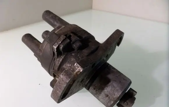 Mazda 626 Spark distributor T4T74371