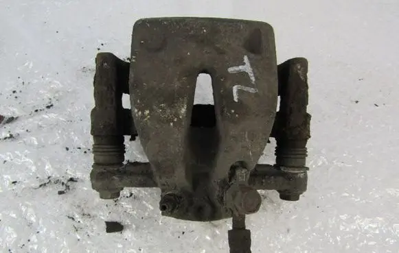 Toyota Avensis Verso Rear brake caliper 