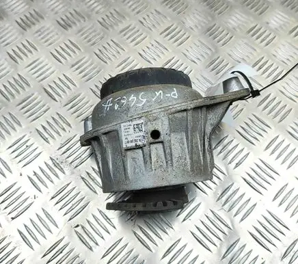 Mercedes-Benz C W205 Engine mount bracket A2052406917