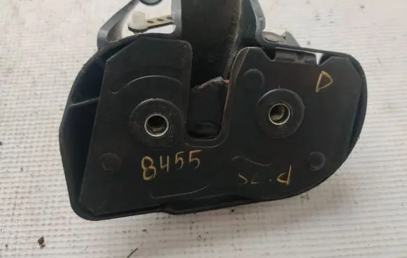 Volkswagen Transporter - Caravelle T5 Sliding door lock 7H0843604