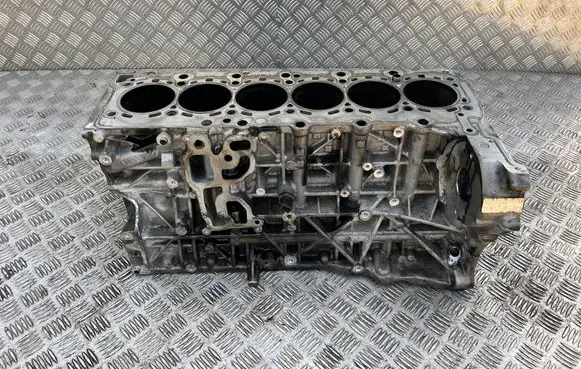BMW X6 F16 Engine block N57D30A 69895290