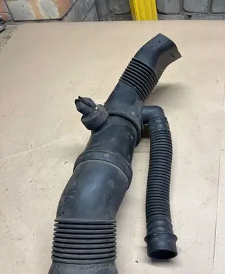 BMW 5 E39 Intercooler hose/pipe 2247909