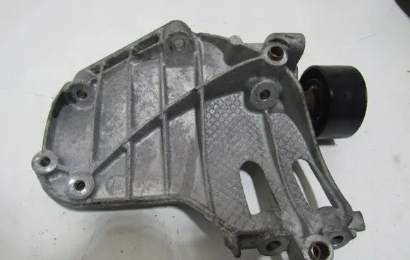 BMW M4 F82 F83 A/C compressor mount bracket 7585167