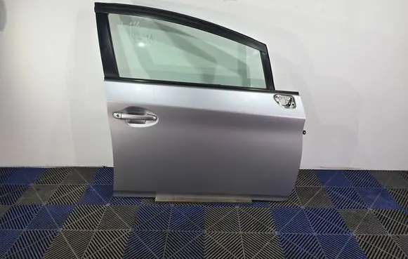 Toyota Prius (XW30) Front door PAINTCODE1F7
