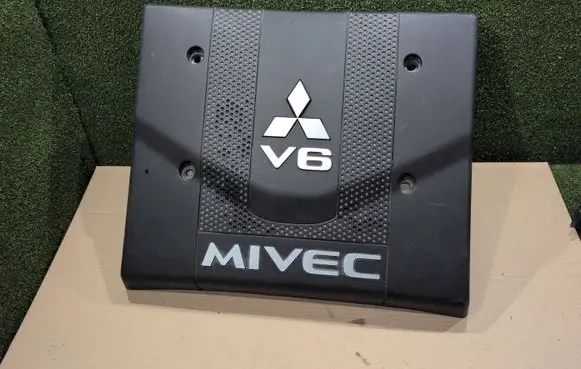 Mitsubishi Pajero Engine cover (trim) 1003A090