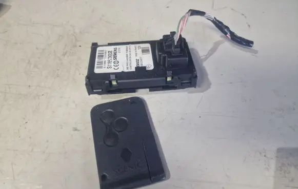 Renault Scenic II - Grand scenic II Ignition key card reader 8200125077