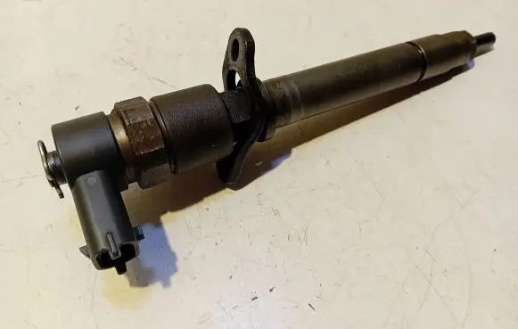 Volvo S80 Fuel injector 8658352