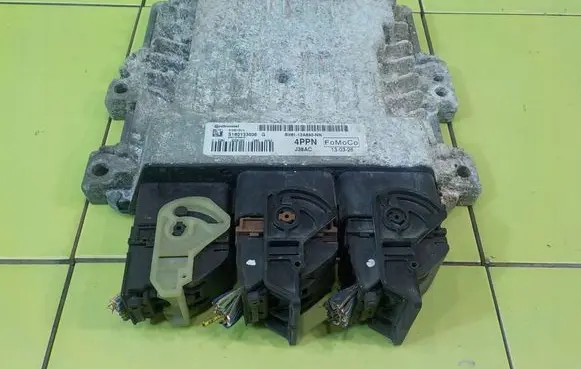 Ford Focus Engine control unit/module BV6112A650NN