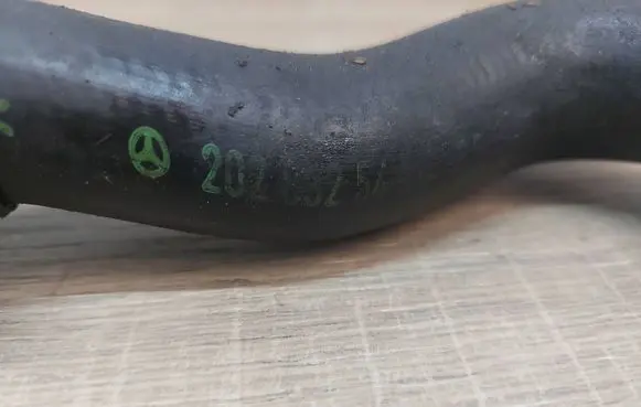 Mercedes-Benz CLK A208 C208 Engine coolant pipe/hose 202832549