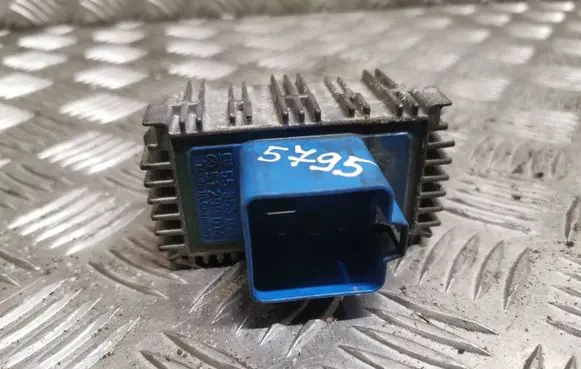 Opel Zafira A Glow plug pre-heat relay 55353011 51299014